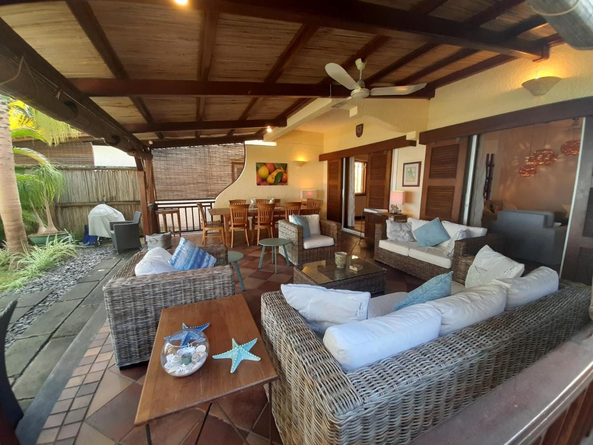 Fantastic Spacious Beachfront Villavacances Grand Bay Buitenkant foto