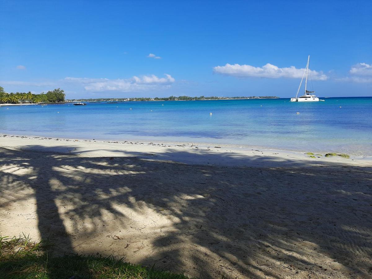 Fantastic Spacious Beachfront Villavacances Grand Bay Buitenkant foto