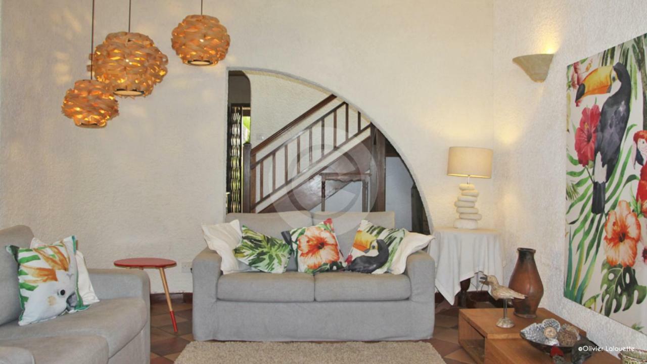 Fantastic Spacious Beachfront Villavacances Grand Bay Buitenkant foto