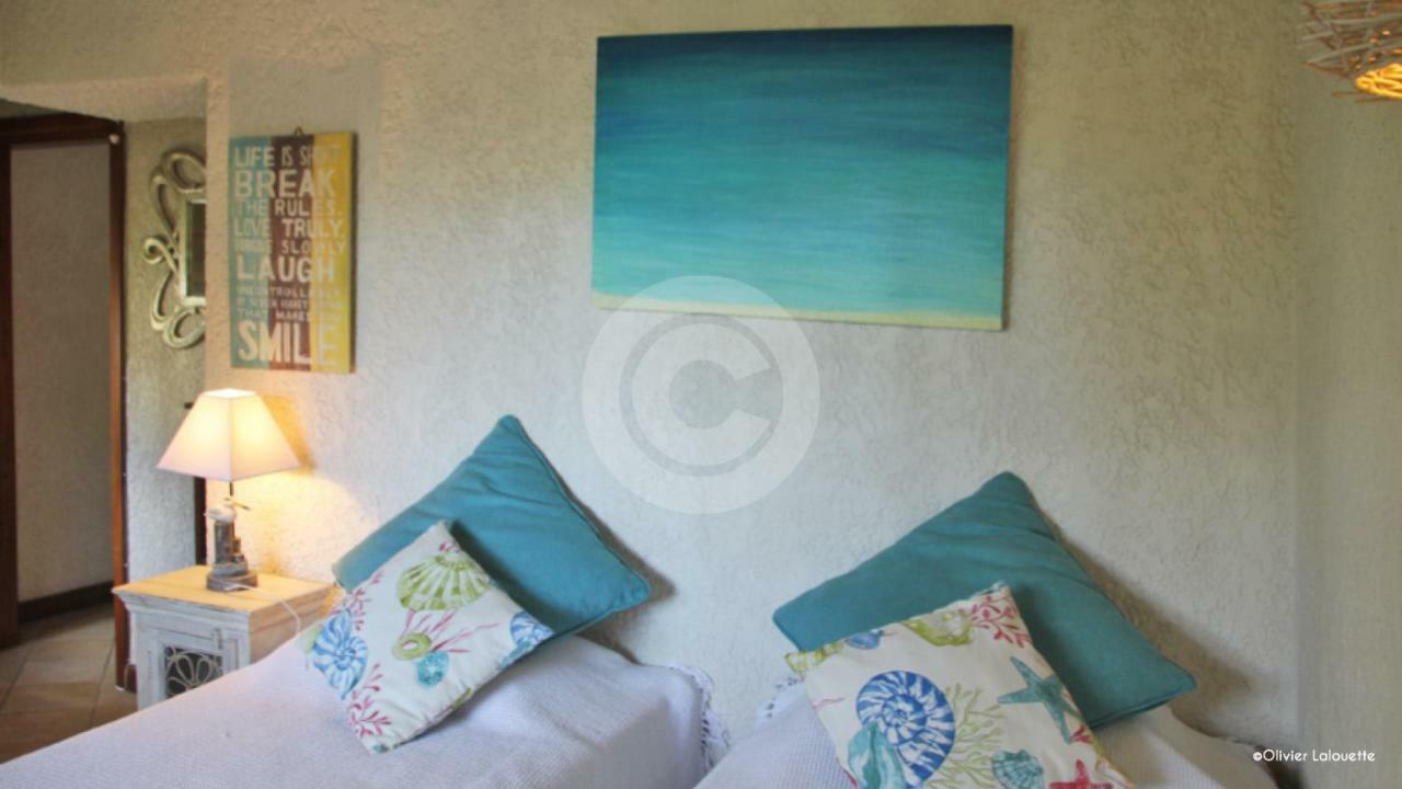 Fantastic Spacious Beachfront Villavacances Grand Bay Buitenkant foto